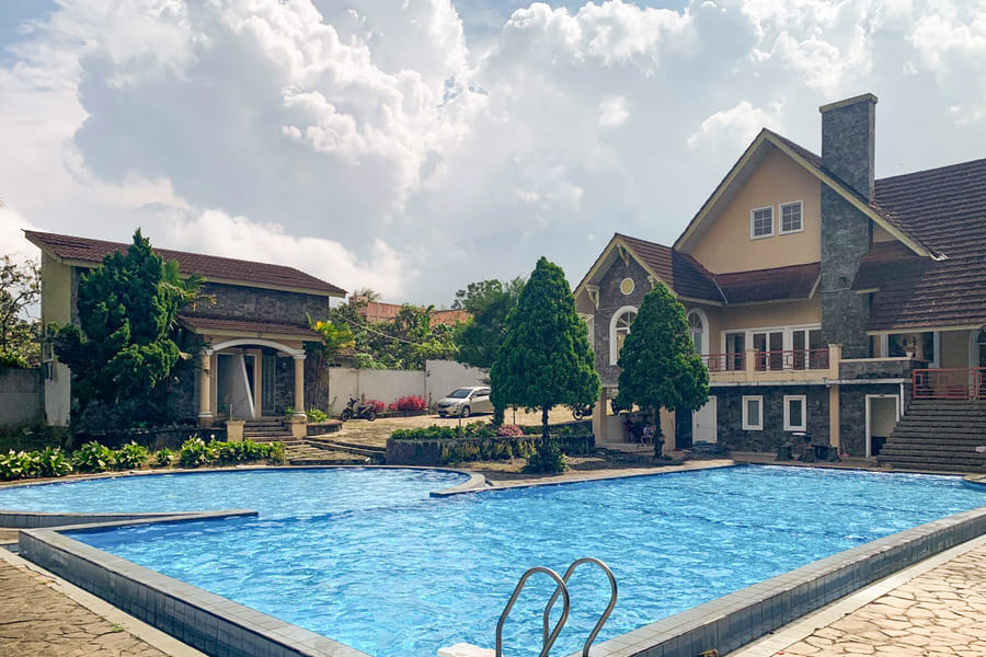 Urbanview Hotel Villa Q Gisting by RedDoorz