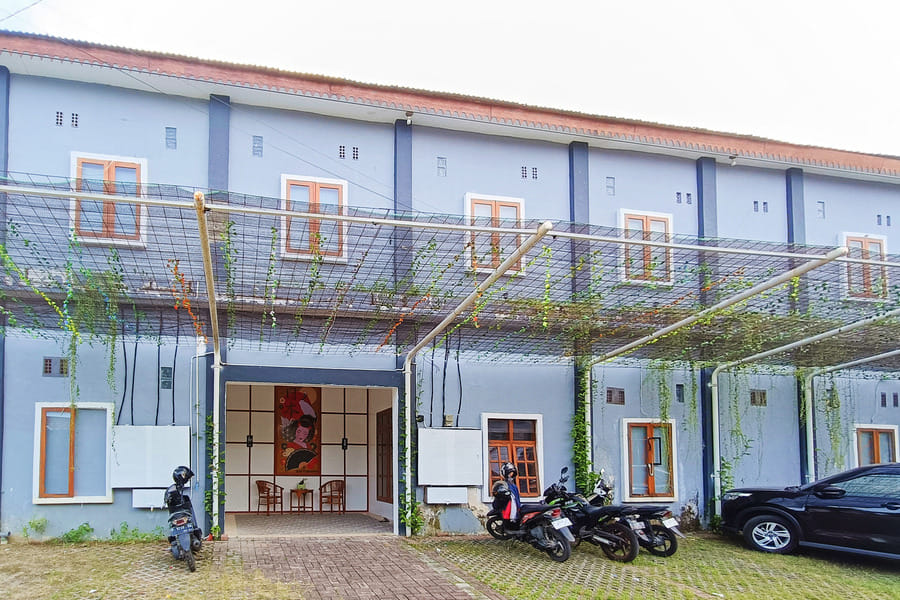 RedDoorz Syariah near Universitas 17 Agustus Banyuwangi