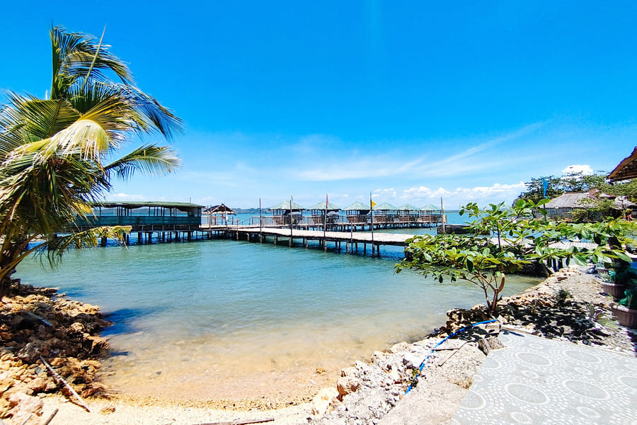 Riannes Beach Resort by RedDoorz