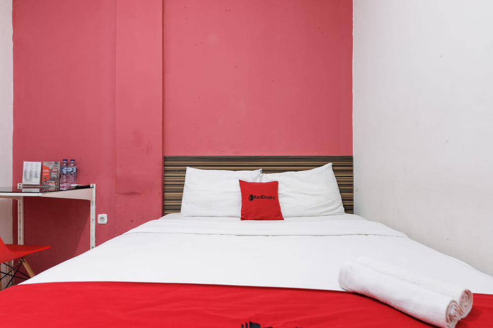 RedDoorz Room