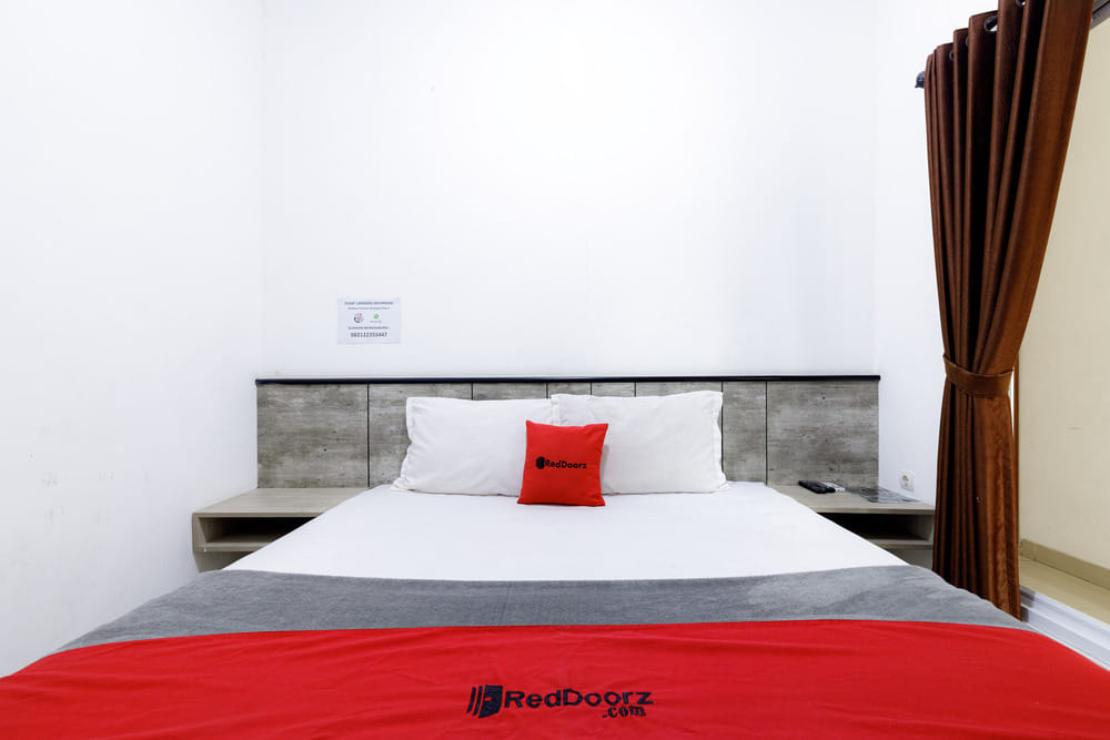 RedDoorz Room