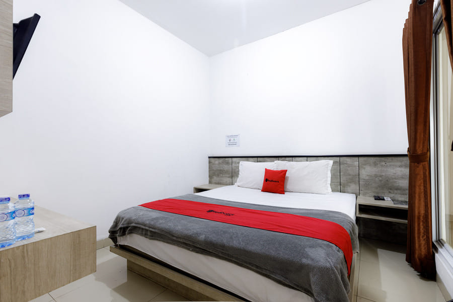 RedDoorz Premium @ Ampera Raya 2