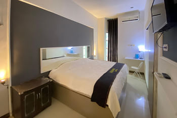 RedDoorz near Bukit Ragas Hotel D'Ayanna Pati