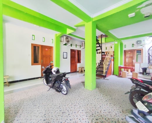 Happy Syariah Hotel near Jombor Mitra RedDoorz