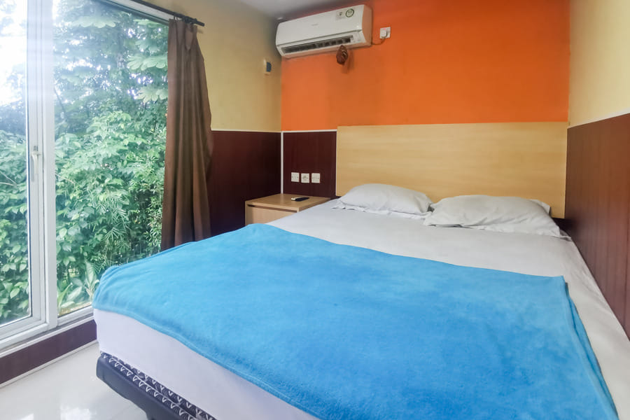 Hotel Container Inn Puncak Mitra RedDoorz