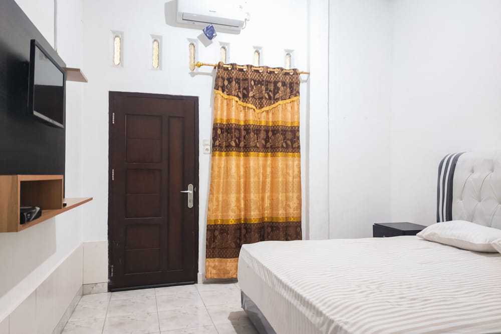 RedDoorz Deluxe Room