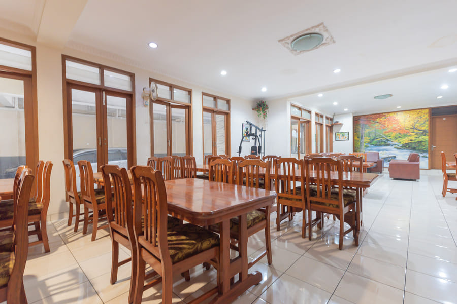 Urbanview Hotel Sakura Bandung