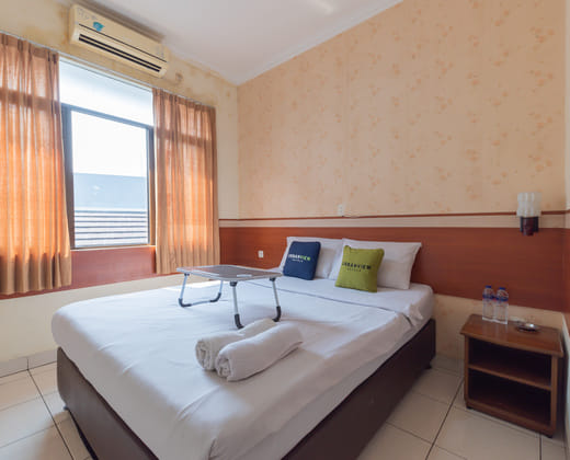 Urbanview Hotel Sakura Bandung