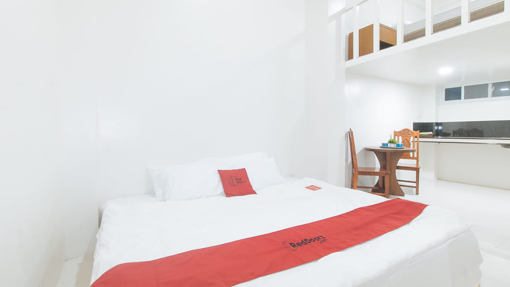RedDoorz Family Room