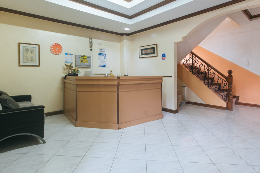 RedDoorz @ Tondaligan Beach Hotel