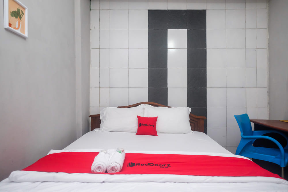 RedDoorz Room