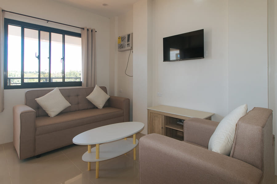 RedDoorz @ LM Apartelle Boracay