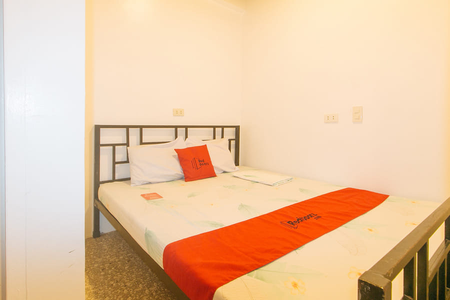 RedDoorz @ Boracay Hostel