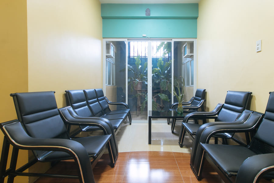 CM Apartelle Iloilo International Airport by RedDoorz