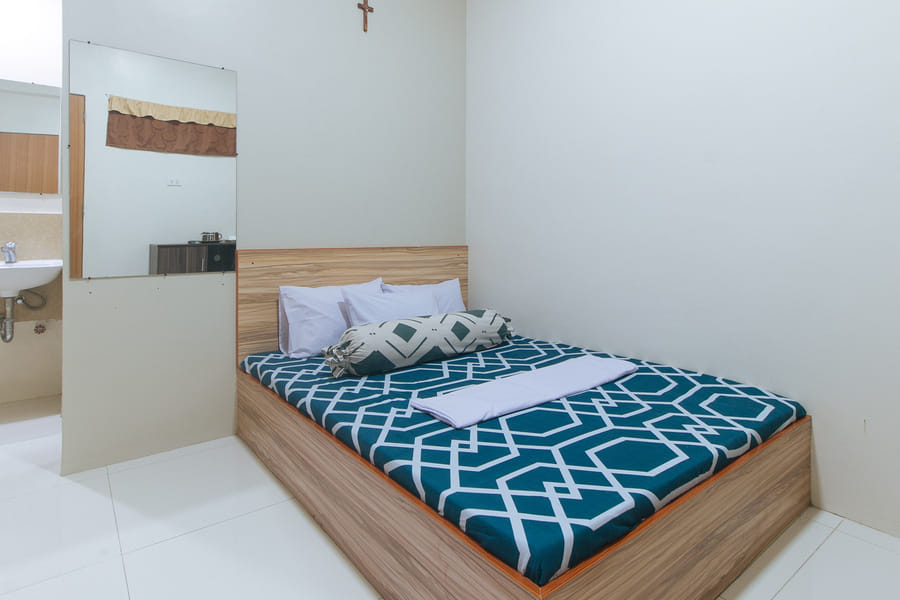 CM Apartelle Iloilo International Airport by RedDoorz