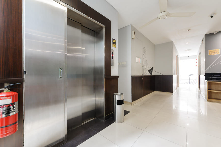 RedDoorz Plus near Grand Indonesia Jakarta