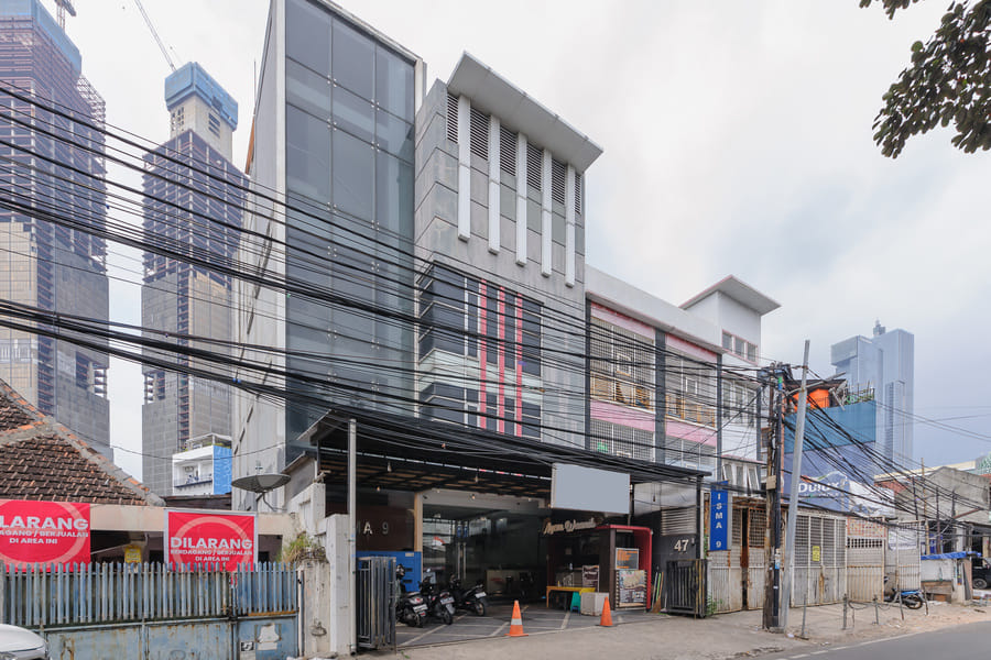 RedDoorz Plus near Grand Indonesia Jakarta