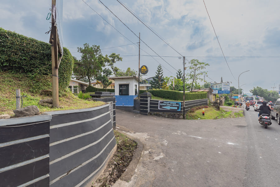 RedDoorz @ House Of Dirga Cisarua Puncak