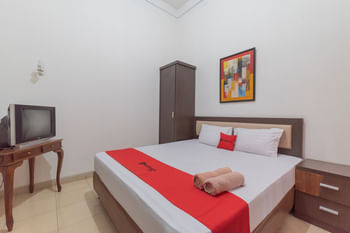 Hotel Arwana Safari puncak RedPartner