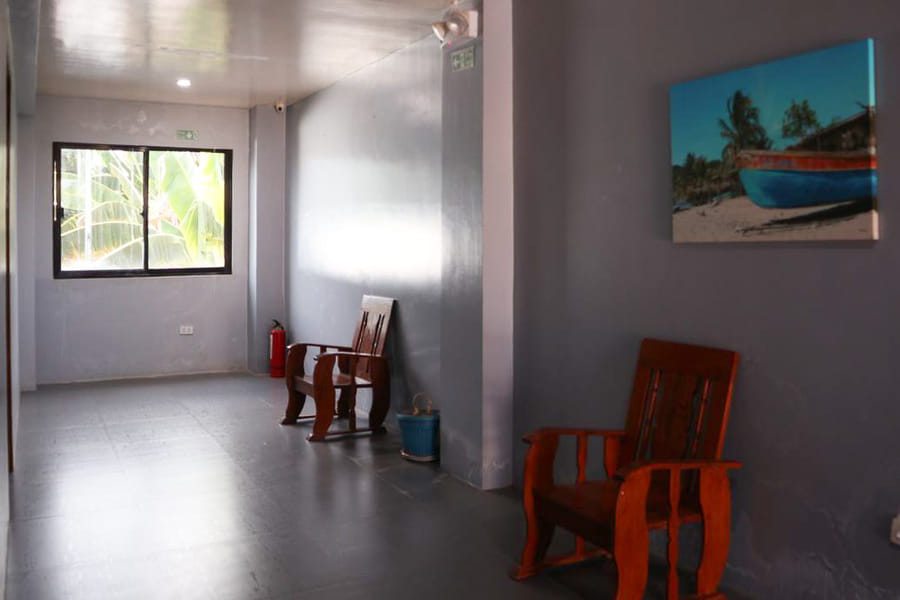 RedDoorz @ Kopinos Tourist Inn Hotel