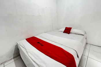 RedDoorz @ Penginapan Bunda Pelabuhanratu
