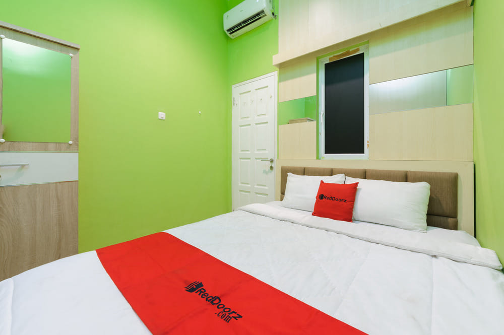 RedDoorz Room