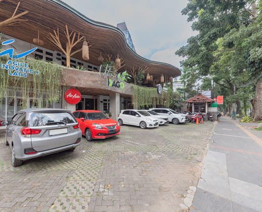 Urbanview Hotel Utari