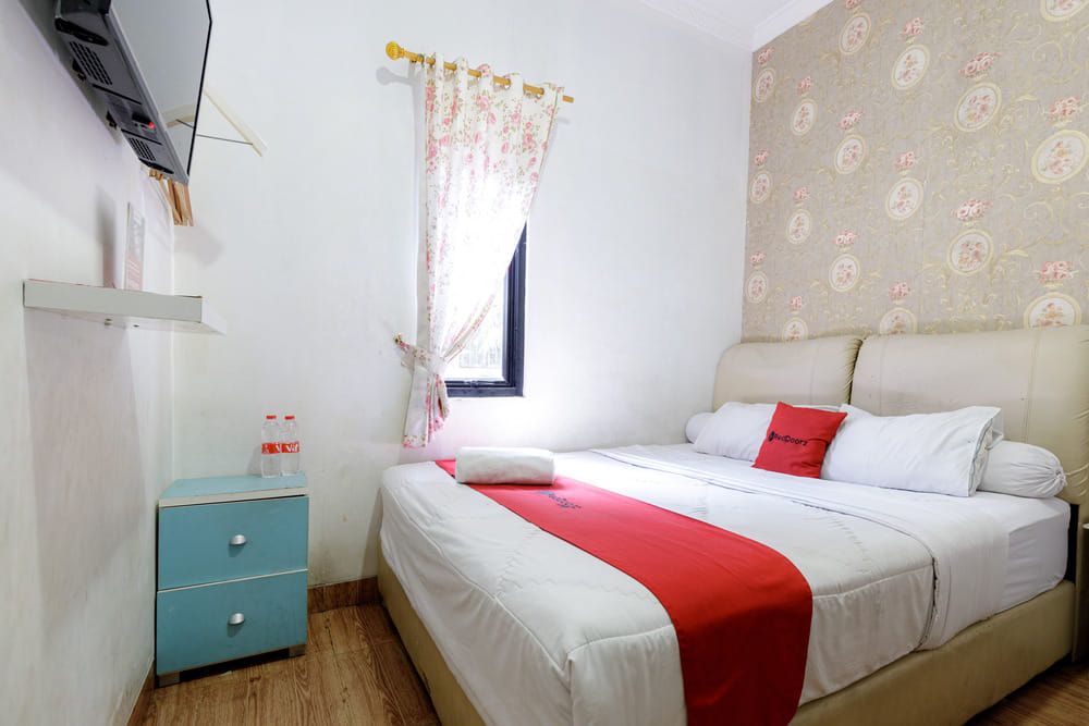 RedDoorz Room