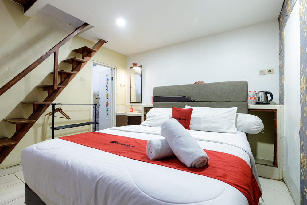 RedDoorz Family Room