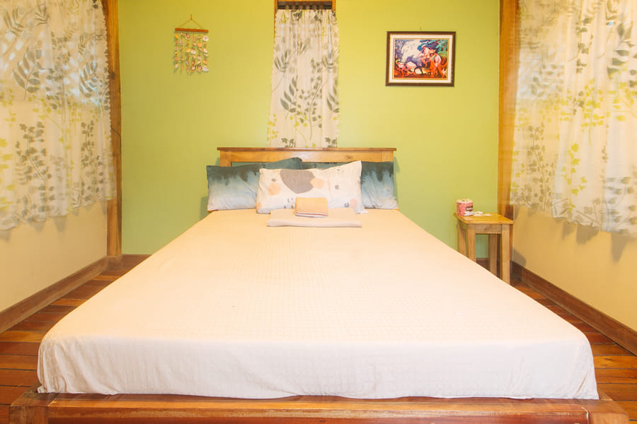 The Clara Beach and Guest House (official)