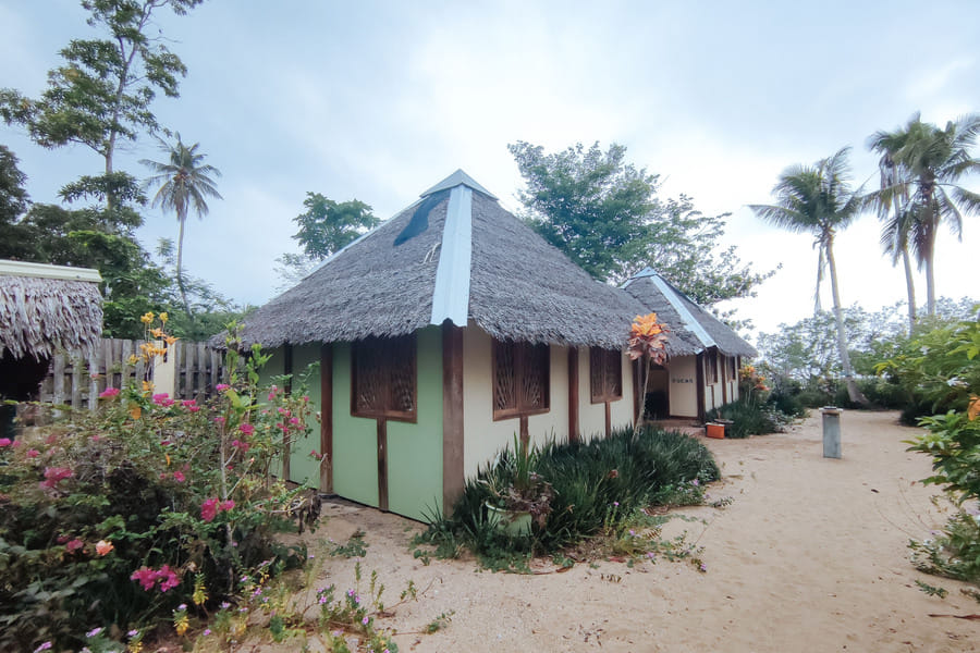 The Clara Beach and Guest House (official)