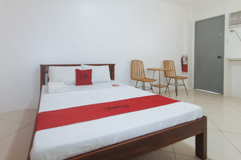 RedDoorz @ Fat J Apartelle Mactan