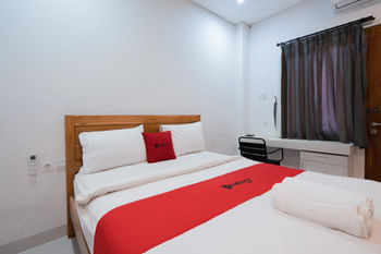 RedDoorz Plus @ Kencana Residence Jimbaran