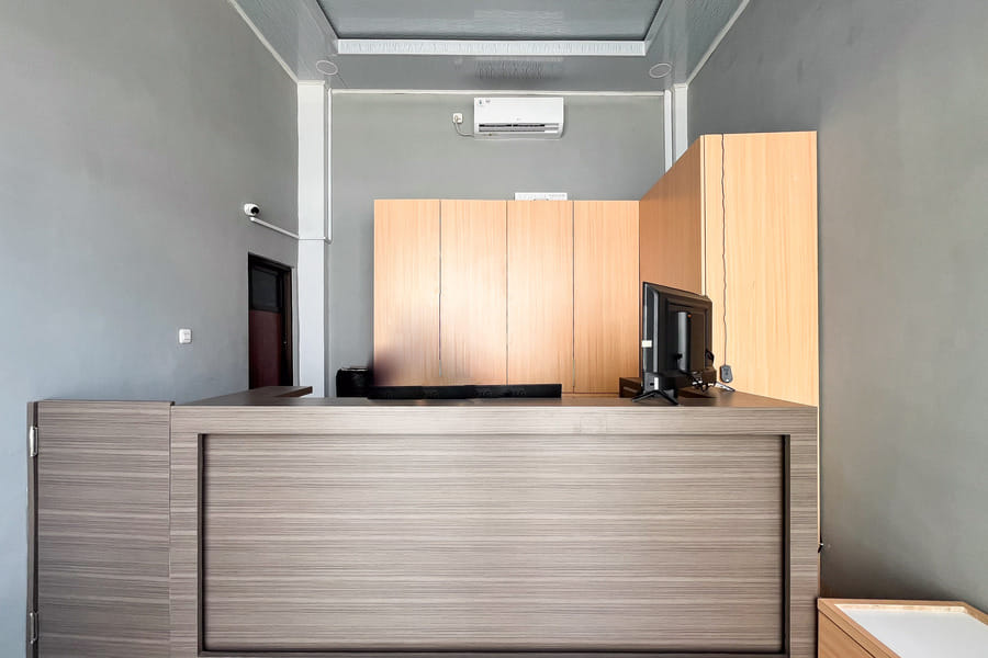 RedDoorz Plus @ New Favour Hotel Gunung Dempo Pagar Alam