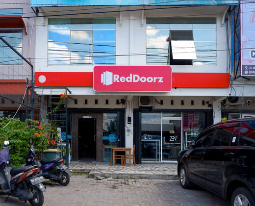 RedDoorz near RSUD Kota Mataram