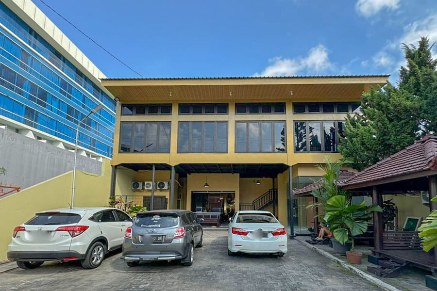 RedDoorz @ Shabrina Homestay Syariah Maguwo