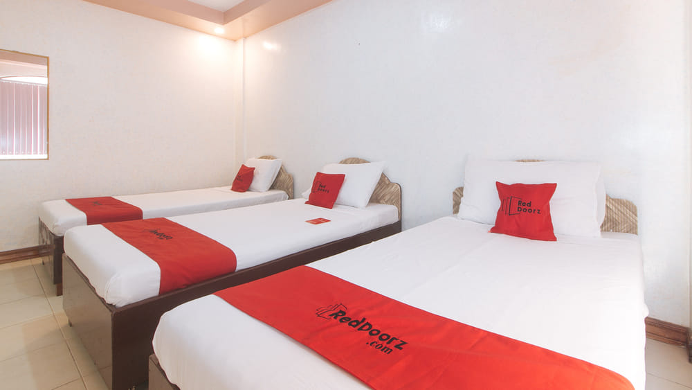 RedDoorz Family Room