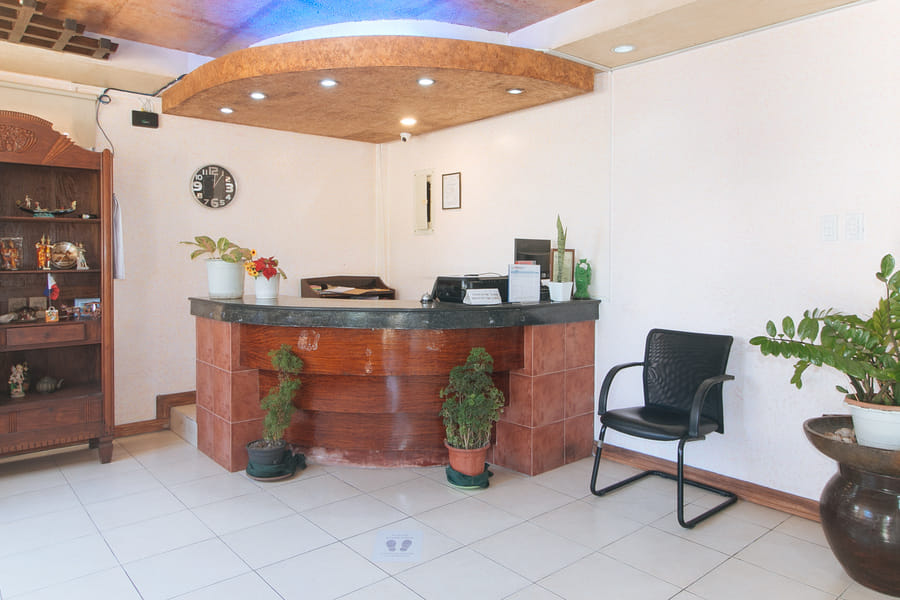 RedDoorz @ Coco Grove Tourist Inn