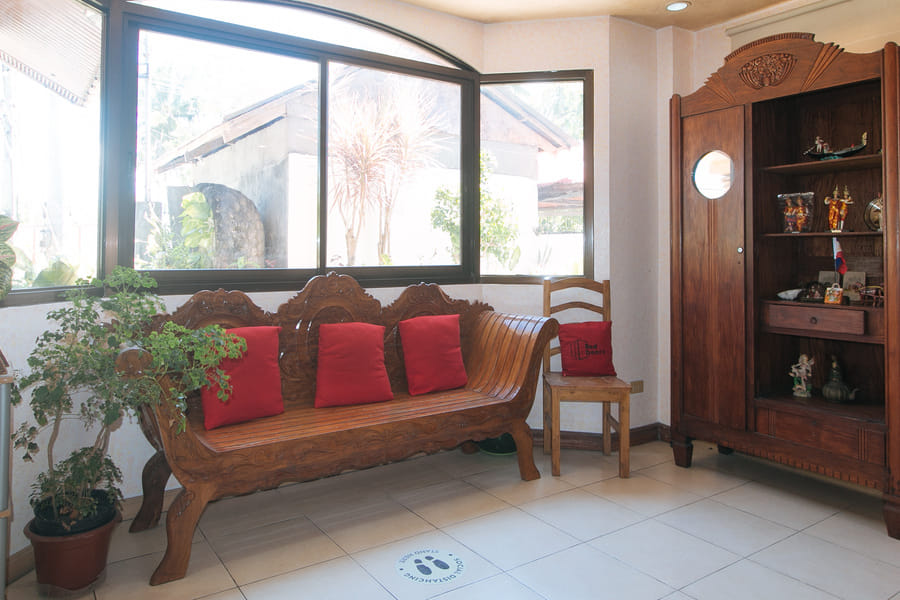 RedDoorz @ Coco Grove Tourist Inn