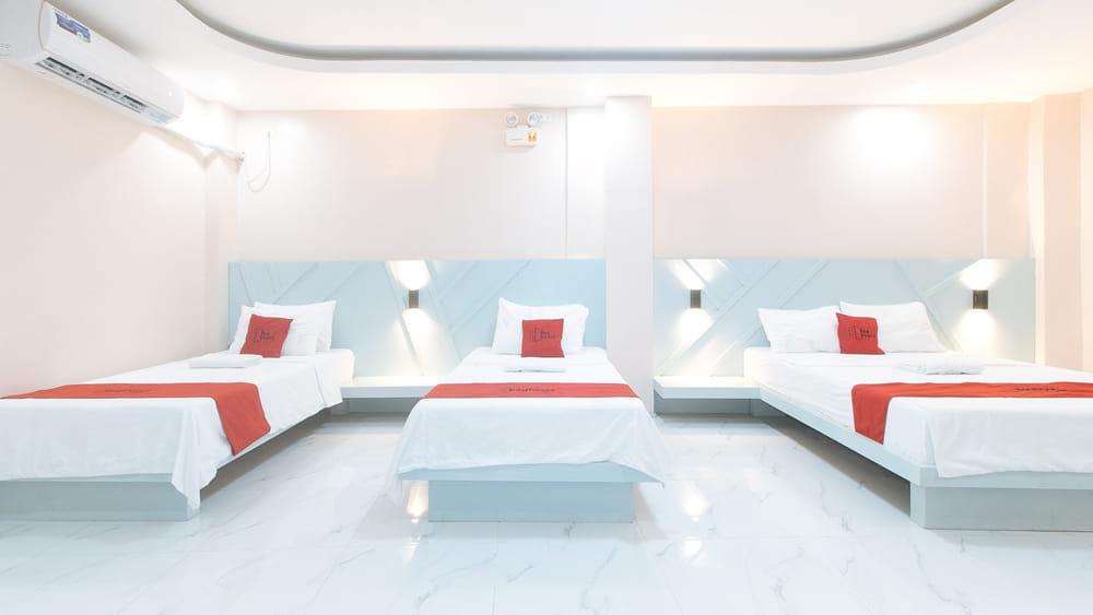 RedDoorz Family Room
