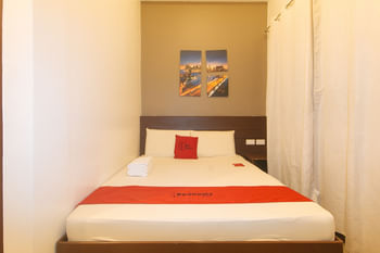 RedDoorz @ Traveler Inn Matina