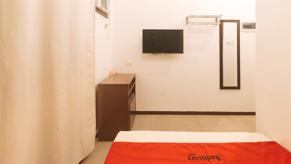 RedDoorz Room