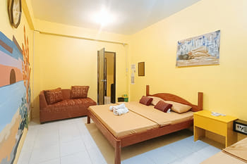 Jethro Hotel and Resto