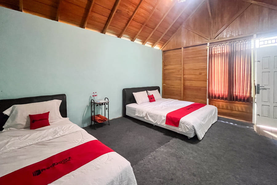 RedDoorz @ Villa Waterfun Favour Pagar Alam