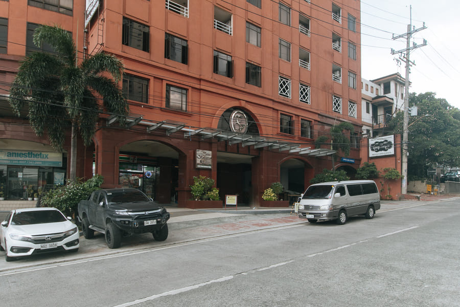 Torre Venezia Suites by RedDoorz