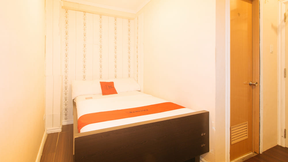 RedDoorz Standard Room