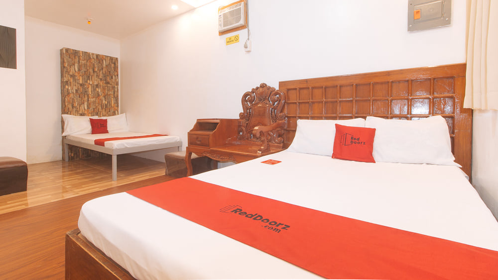 RedDoorz Family Room