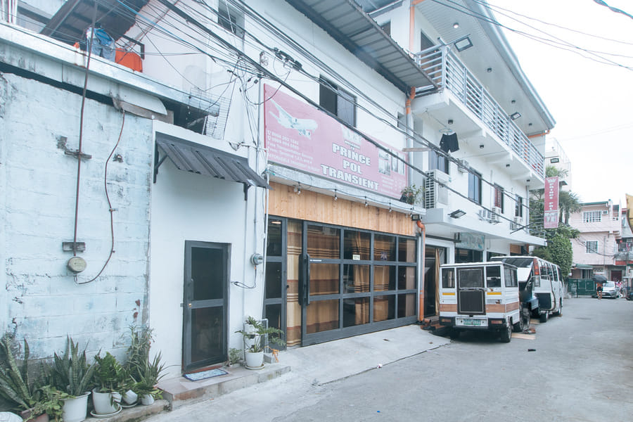 Reddoorz @ Prince Hotel near NAIA T1