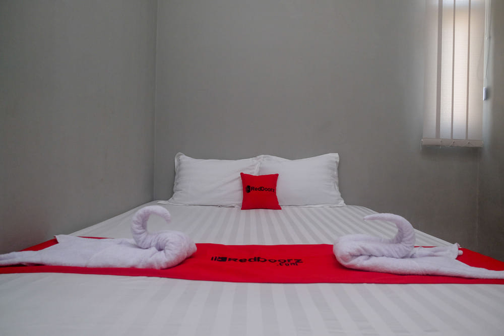 RedDoorz Room