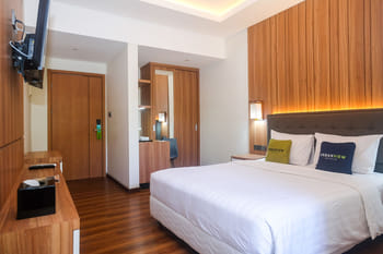 Urbanview Hotel Nardis Living near UMY